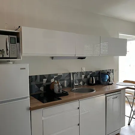 Centre Cathedrale Avec Balcon *